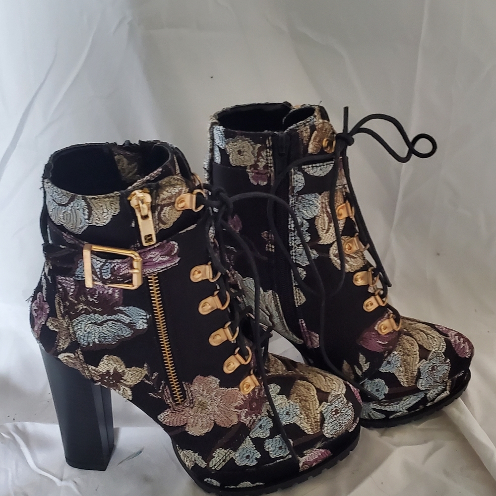 Shoe Dazzle-Brea Floral Gold Hardwear Heeled Plat Form Boots